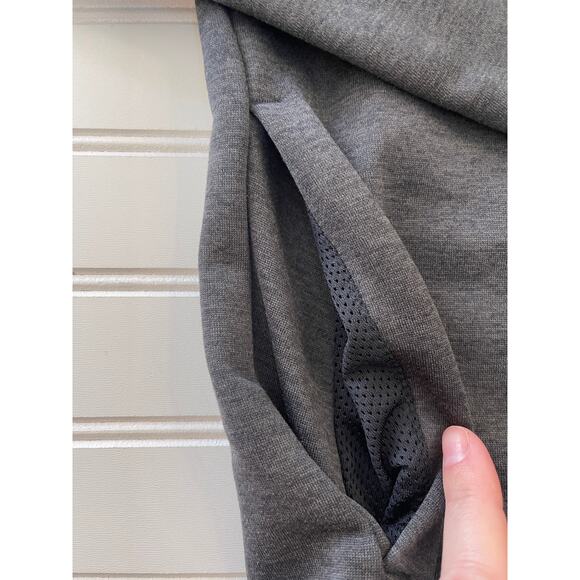 Under Armour Loose Gray Hoodie Pockets Sweatshirt - Size Men's Small - Picture 2 of 9